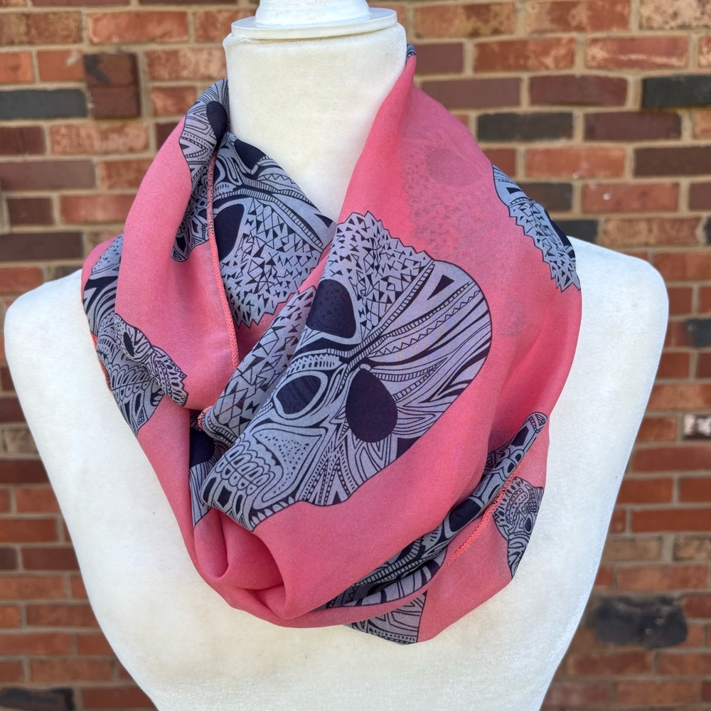 Skull Head Infinity Scarf Loop Scarf NWOT